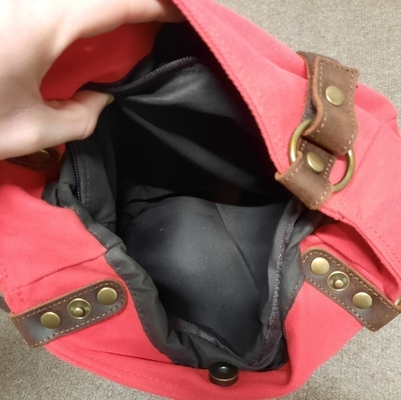 Red Shoulder Bag with Brown Accents - Picture 5 of 10